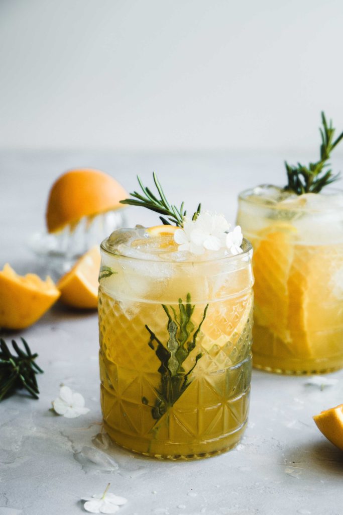 DAS Sommergetränk schlechthin: Erfrischender, eisgekühlter Orangen ...
